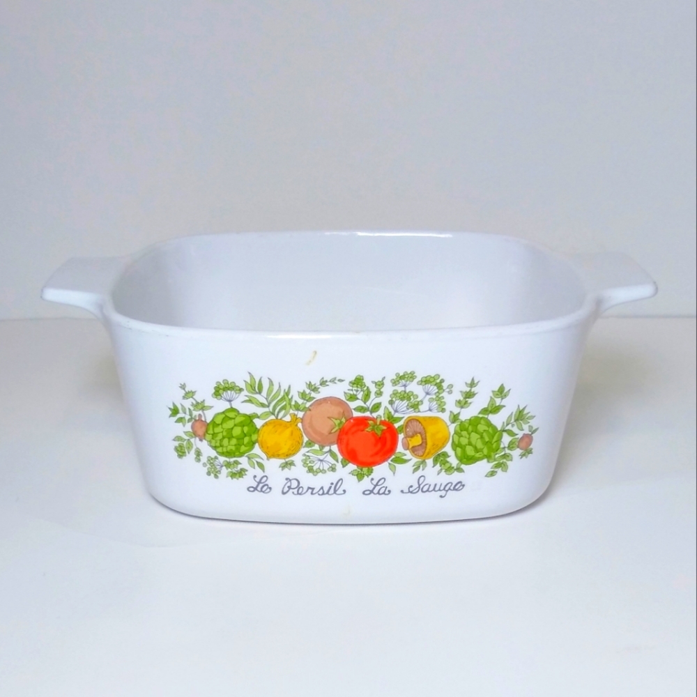 Vintage CorningWare casserole dish 1.5 liter size